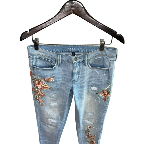 White House Black Market Ladies Embroidered Cropped BOHO Jeans Size 4 - Picture 5 of 13